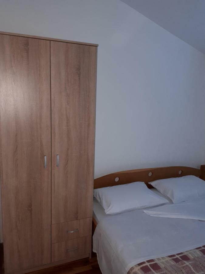 Apartments Horvat on Island Pag Vlašići Buitenkant foto